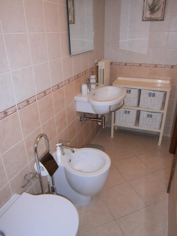 Il Giglio Rosso Apartman Nápoly Szoba fotó